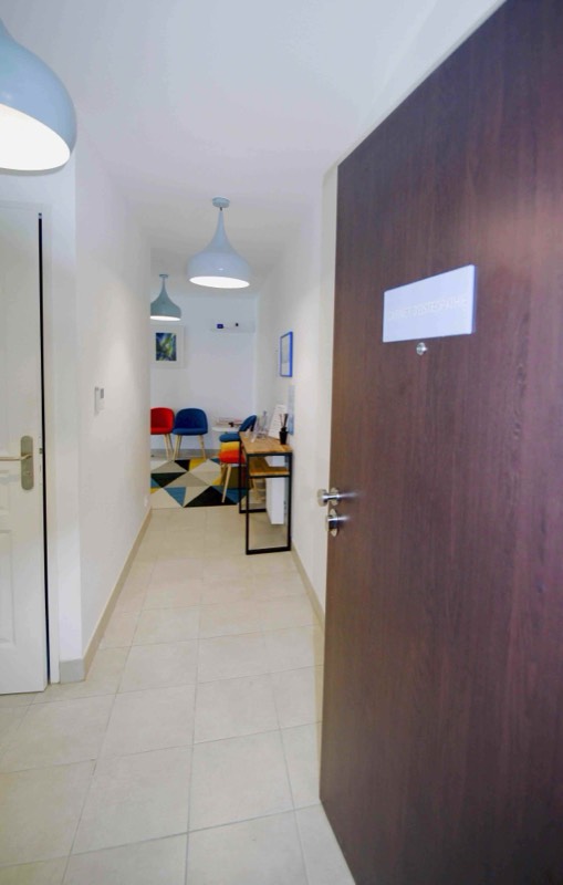 Entrée du cabinet d'ostéopathie à Massy